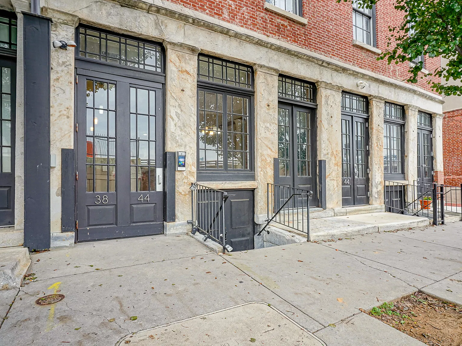 1 bed, 870 sqft, $2,300 — Photo 4