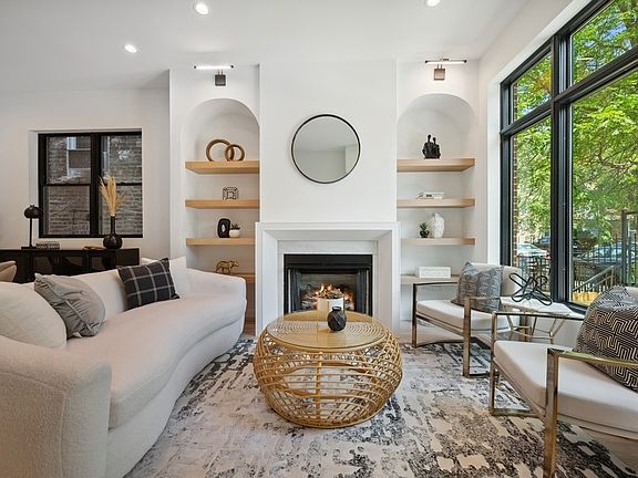 2nd image of 1244 N Greenview Ave #1