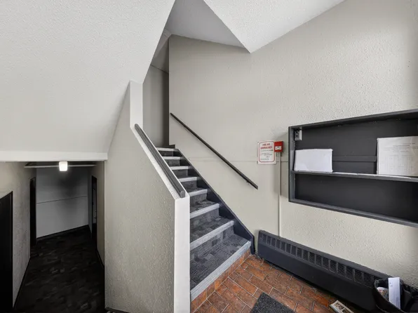 The Lincoln, 9712 149th St NW, Edmonton, AB T5P 1K2