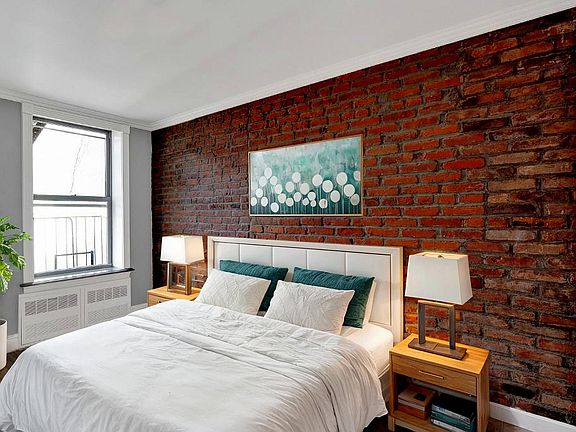 5th image of 313 E 9th St #7