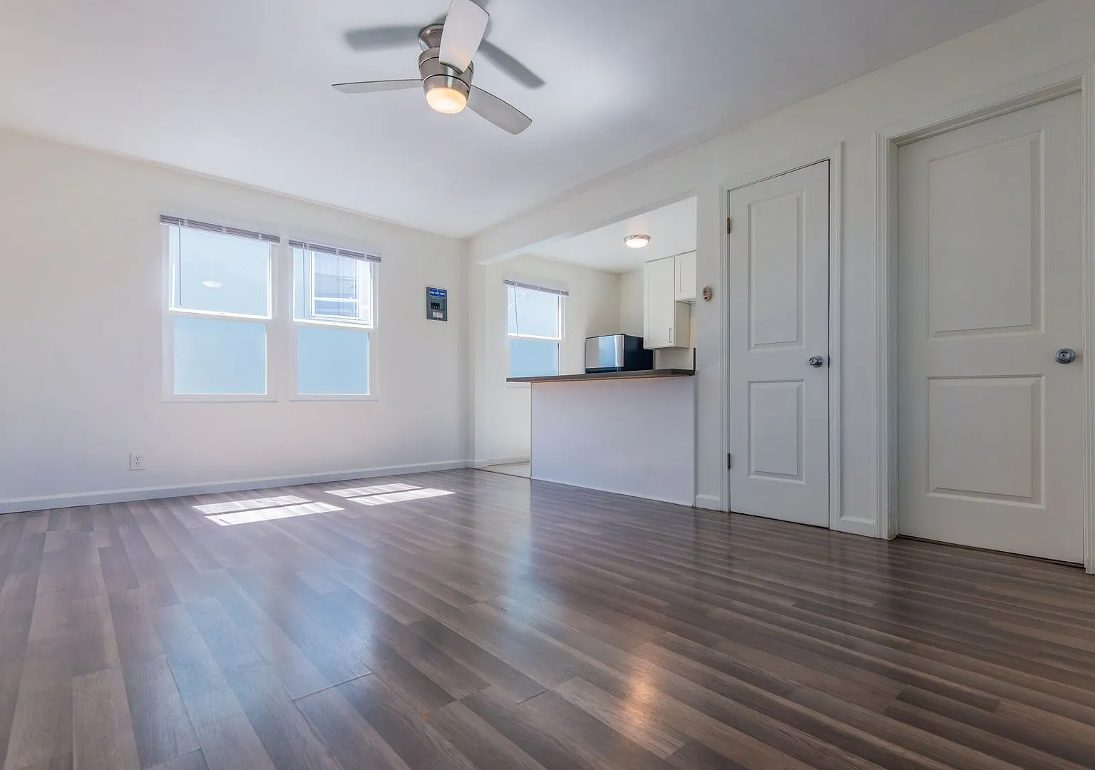 1743 La Brea Residences — Photo 1