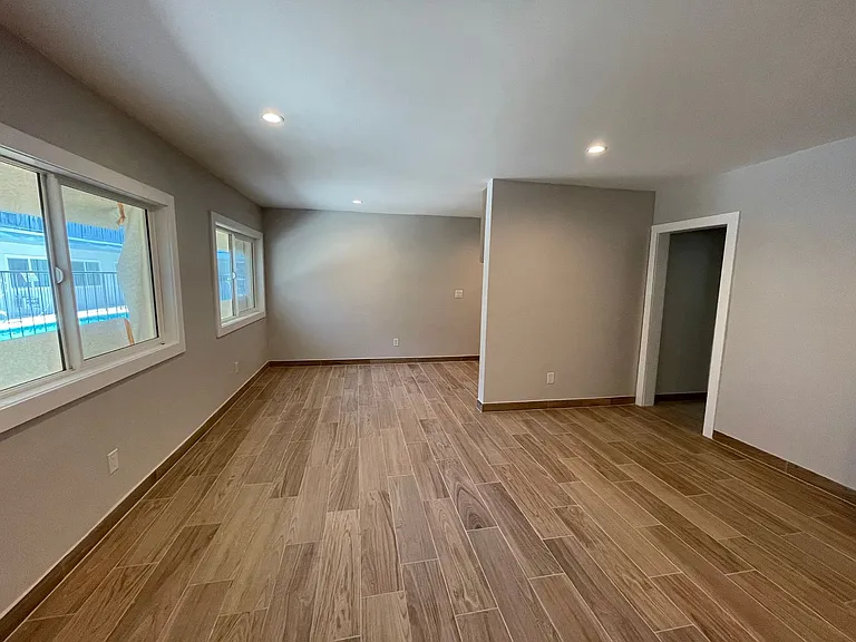 20301 Cohasset St — Photo 23
