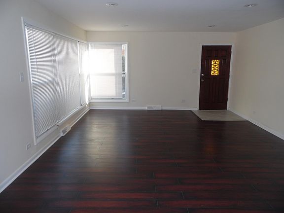 4th image of 15448 Woodlawn East Ave