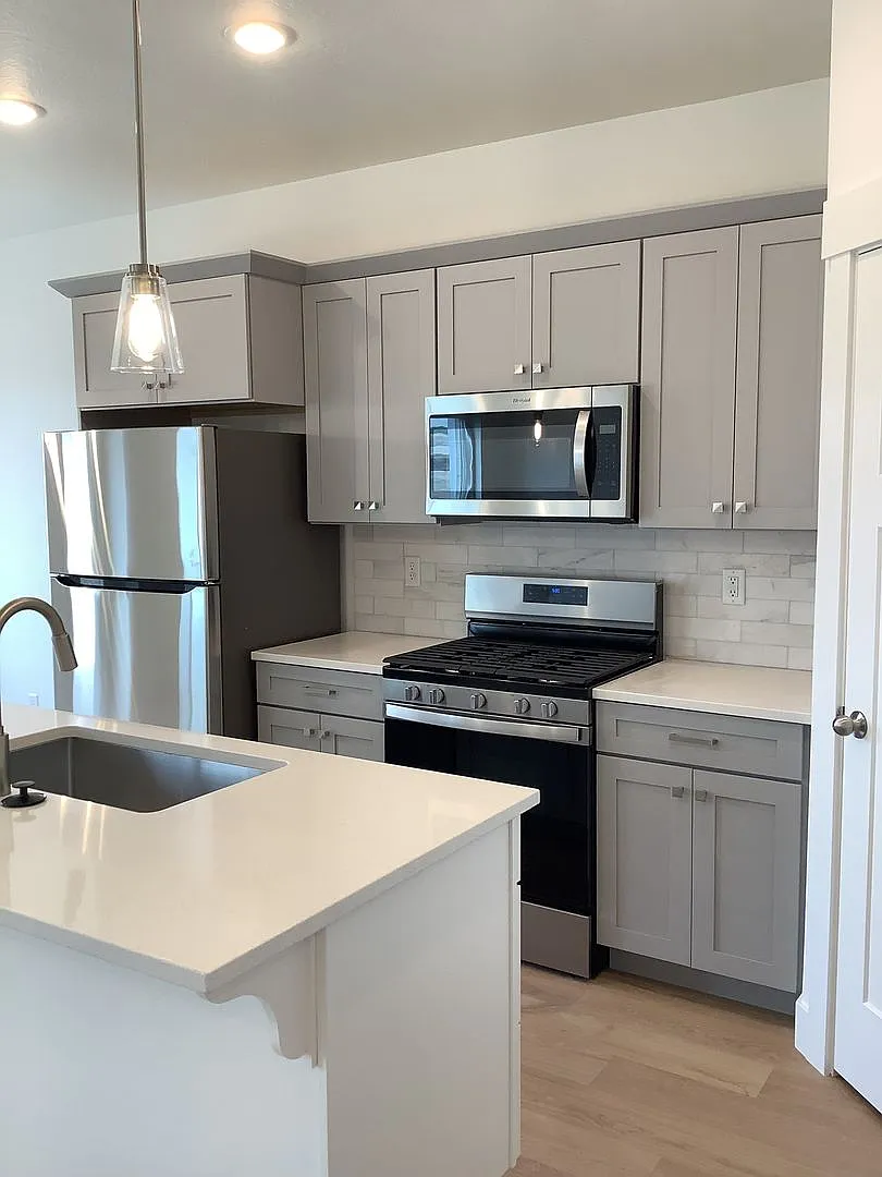 New Construction Townhome Located in Prime Saratoga Springs Location. — Photo 4