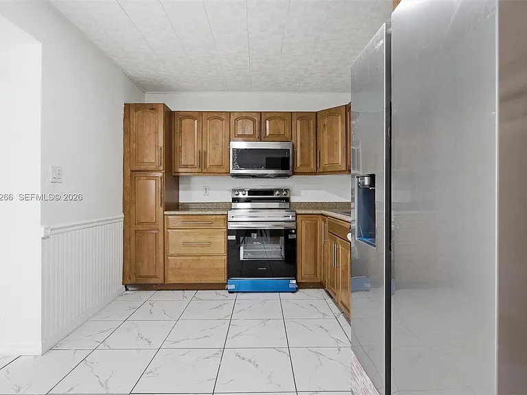 2280 SW 43rd Ave — Photo 9