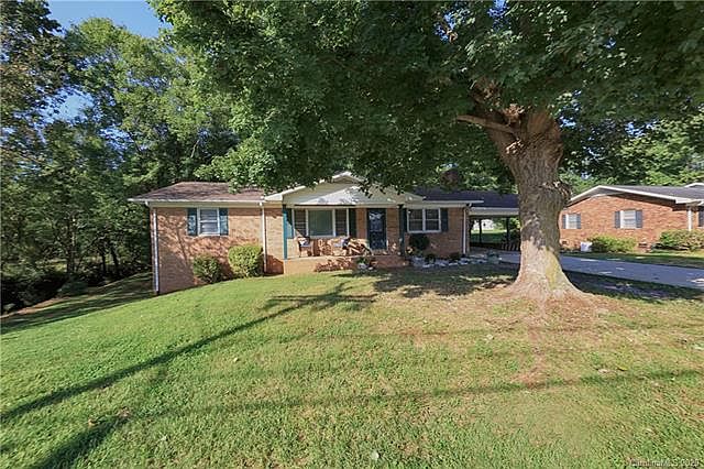 1st image of 729 Brookdale Dr