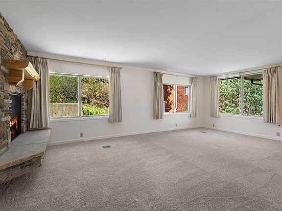 4th image of 106 Cottonwood Drive