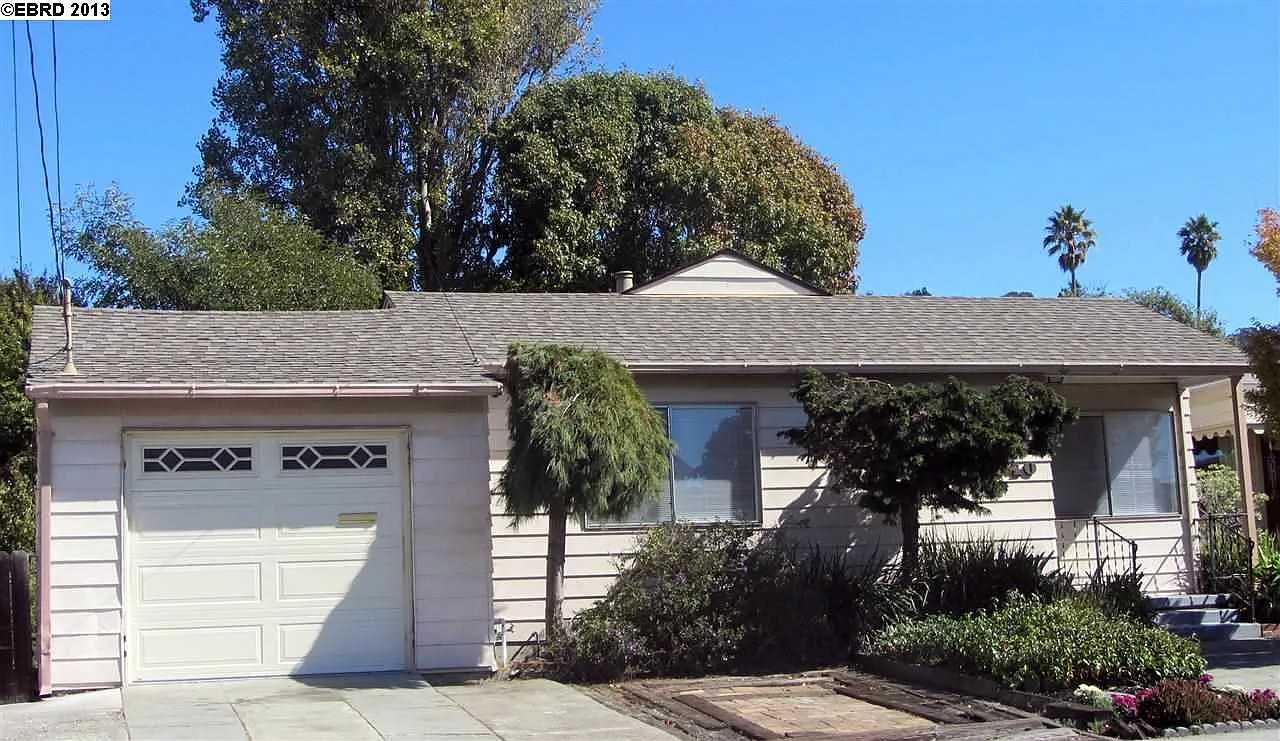 1540 Elm St photo 1