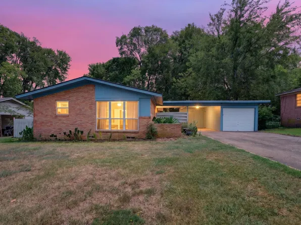 912 Glencrest Ln, Longview, TX 75601