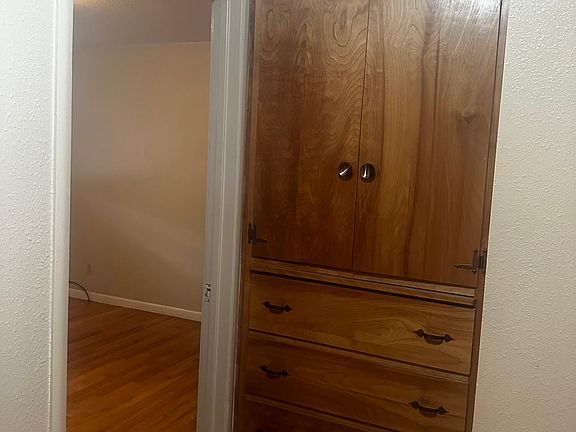 3rd image of 147 Bel Air Ct #147