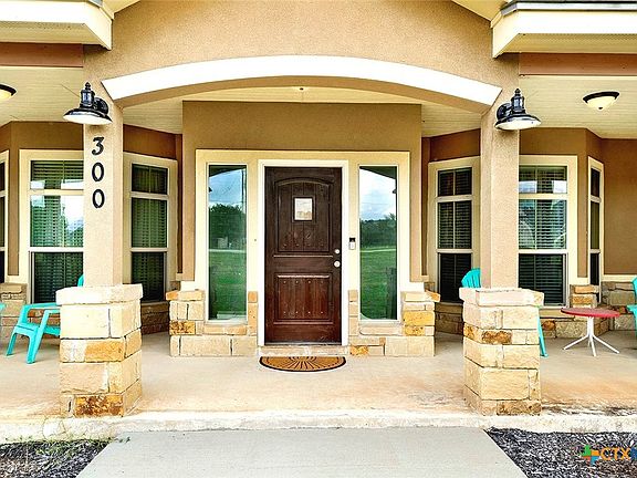 4th image of 300 Rose Meadow Dr
