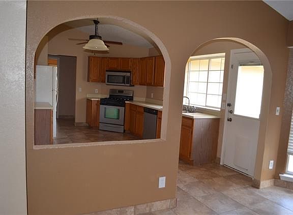 4th image of 4110 Scotland Dr