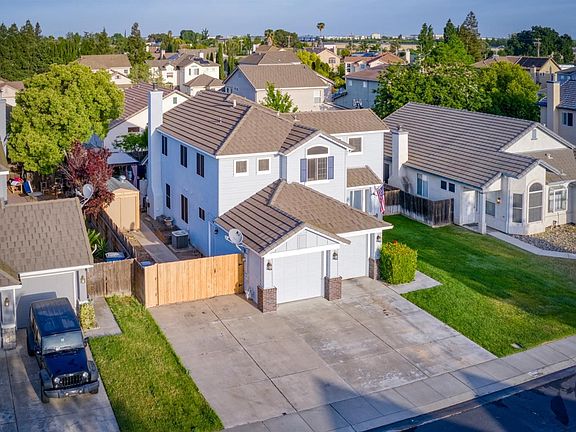 2nd image of 2019 Zoe Ln