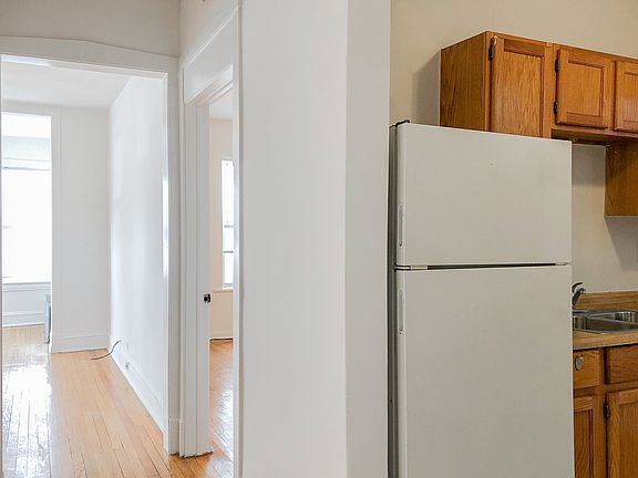 3rd image of 5043 N Damen Ave