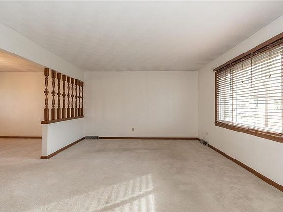 5th image of 1902 E Epler Ave