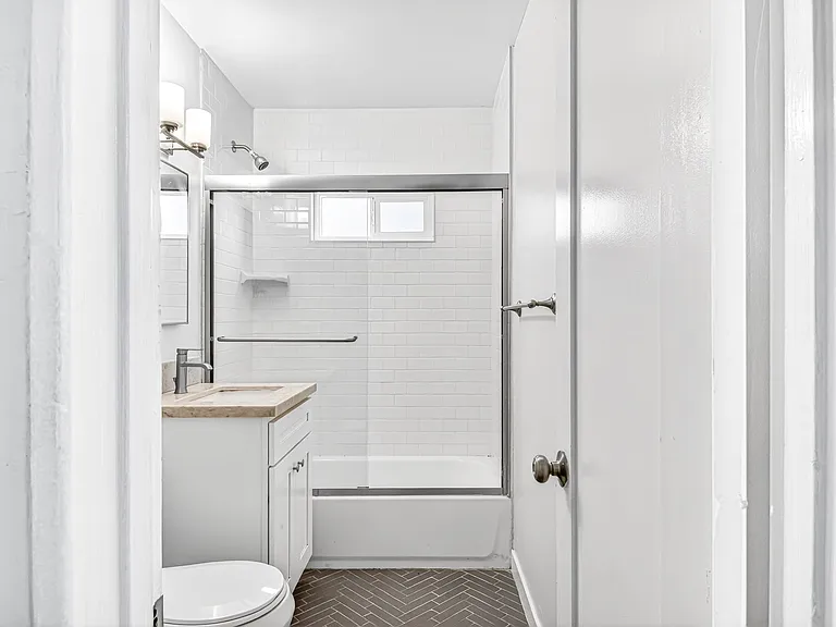 636 Linden Ave — Photo 6