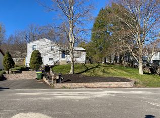 186 Devonwood Dr, Waterbury, CT 06708