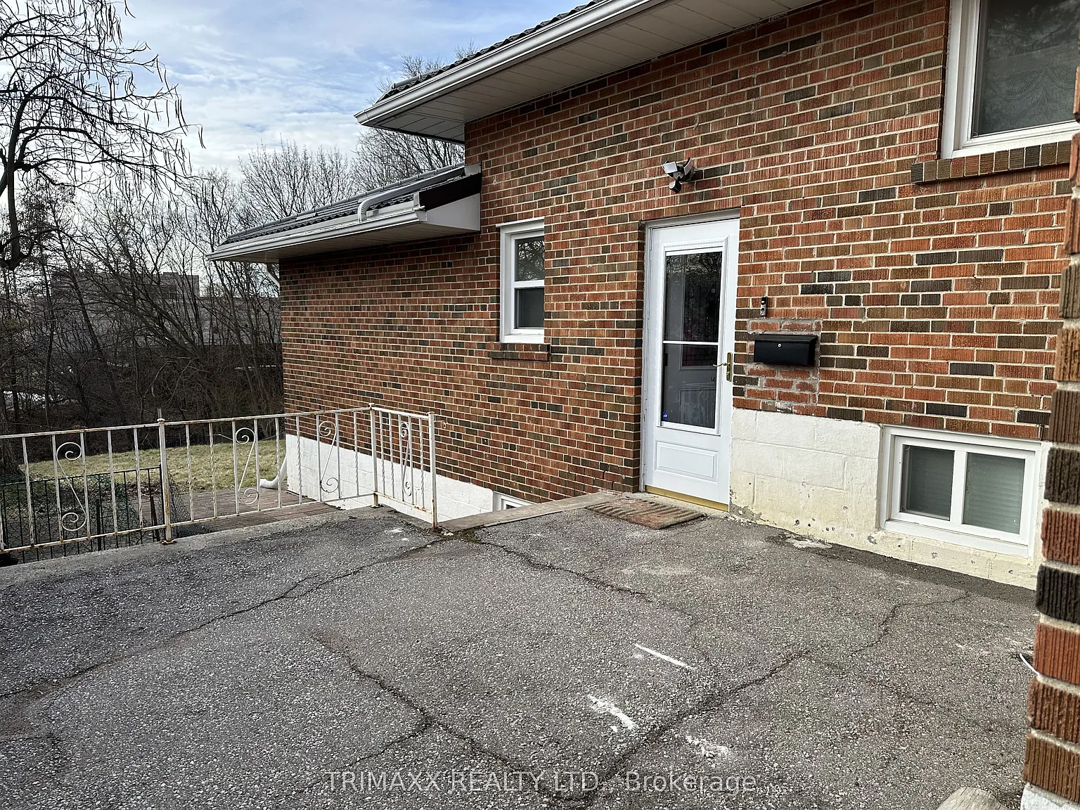 2 bed, $2,300 — Photo 3