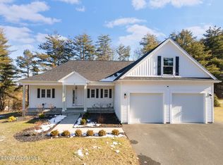 14 Gray Ln, Voorheesville, NY 12186