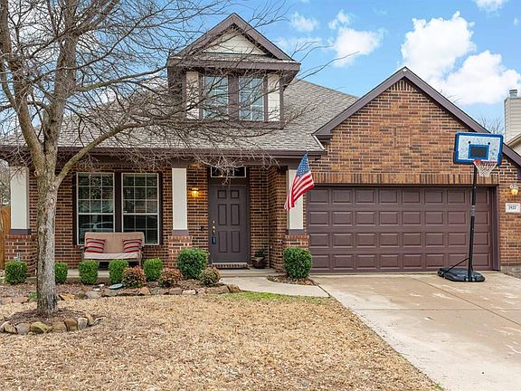 3rd image of 1937 Highland Oaks Dr