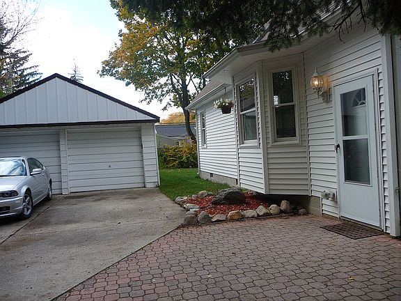 4th image of 724 S Minerva Ave