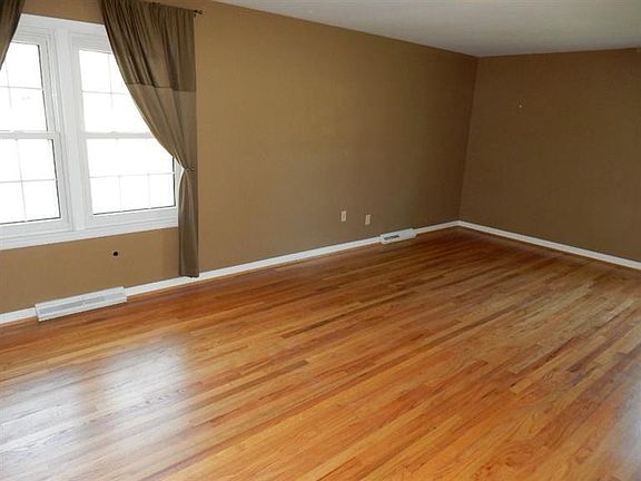 4th image of 6608 Michael Dr