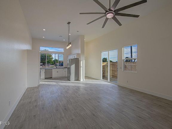 3rd image of 212 2ND Avenue E