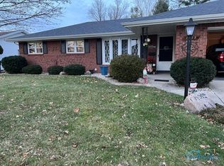 1055 Westbrook Dr, Perrysburg, OH 43551