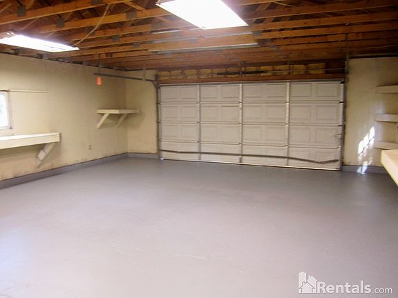 5th image of 315 Stockwood Dr