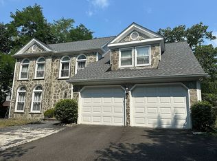 2322 Cedar Ln, Vienna, VA 22182