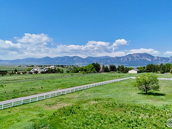 4th image of 321 Majestic View Dr