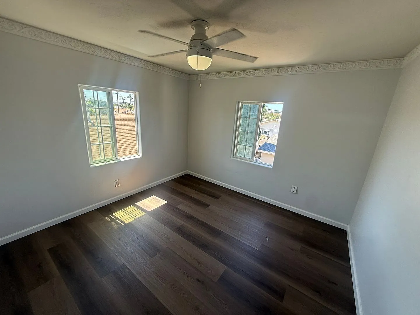 Beautiful Two Bedroom 1.5 Bath Located In San Diego — Photo 3