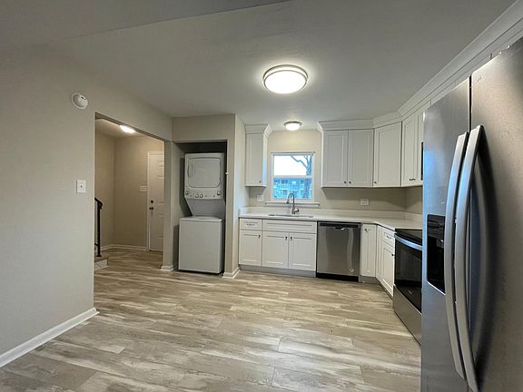 4th image of 713 Hampshire Pl