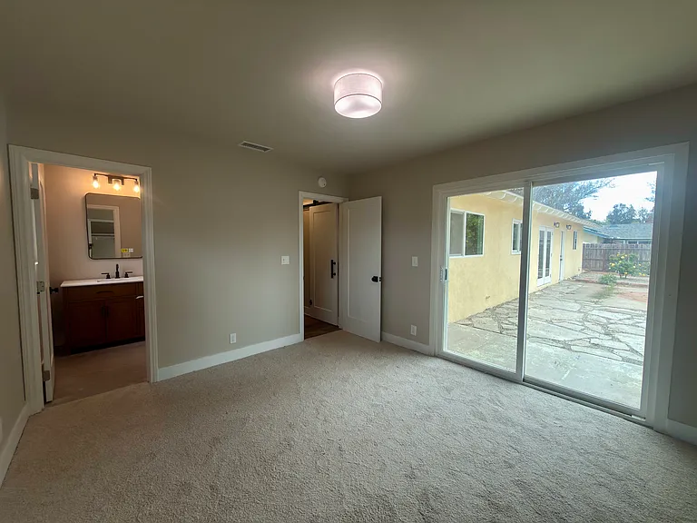 831 Monticello Dr — Photo 32