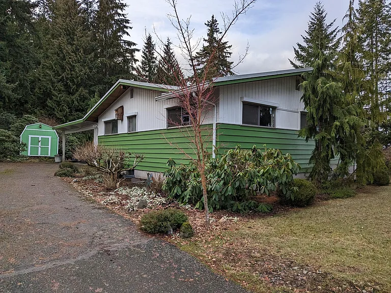 2575 Yew Street Rd — Photo 3