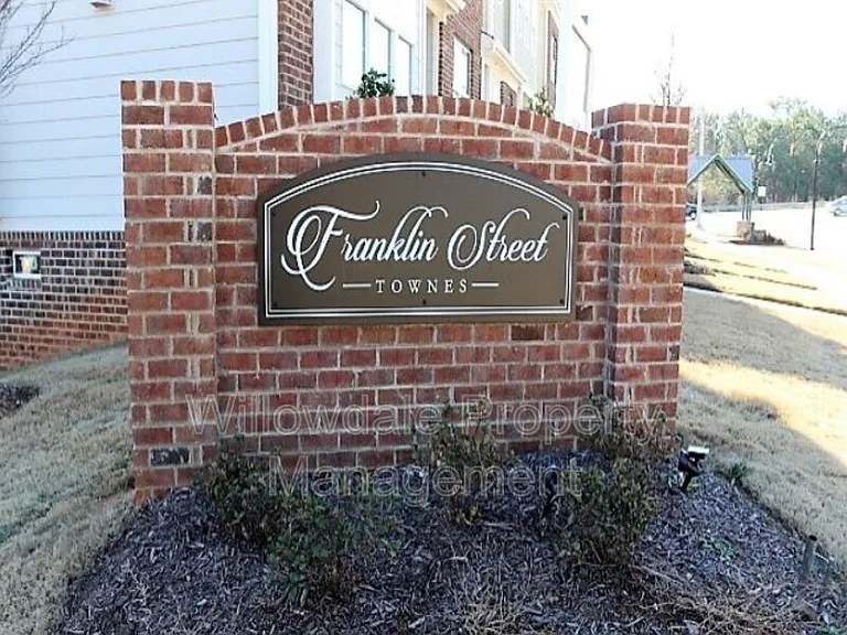 904 Laurel Gate Dr — Photo 9