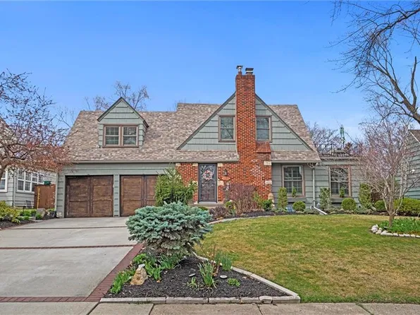 1222 W Gregory Blvd, Kansas City, MO 64113