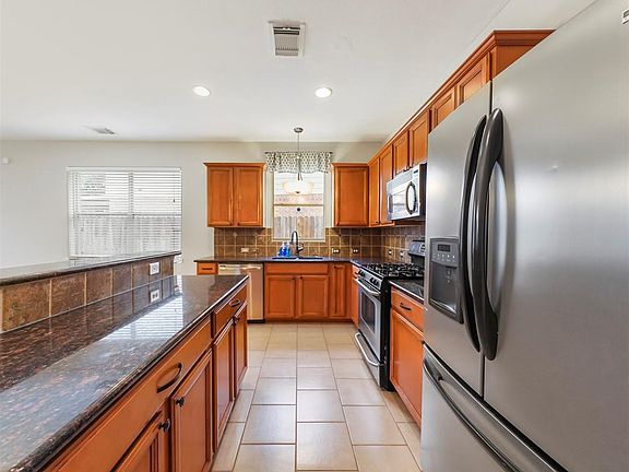 4th image of 2726 San Marco Ln