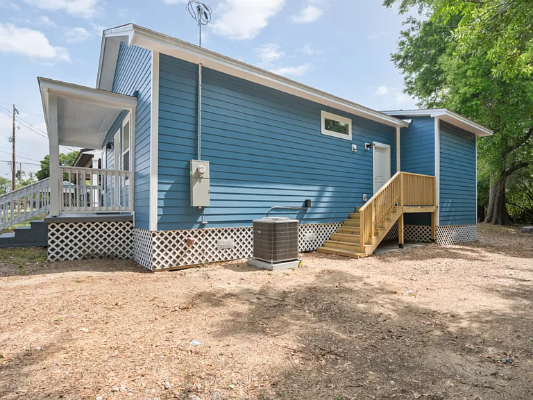 418 N C St — Photo 1