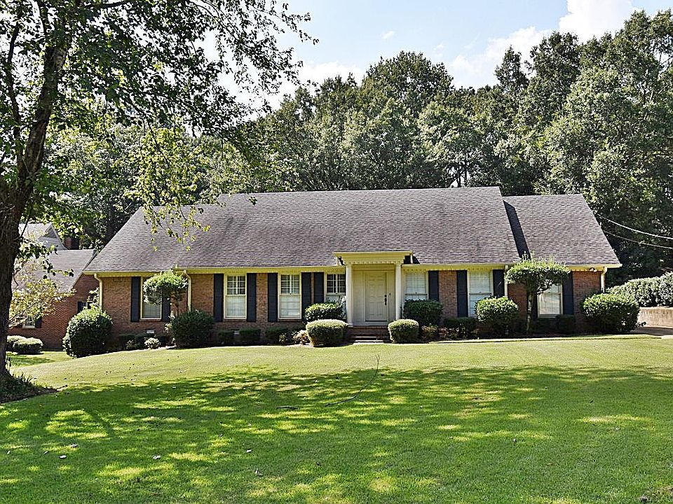 1st image of 2305 Parkway Dr
