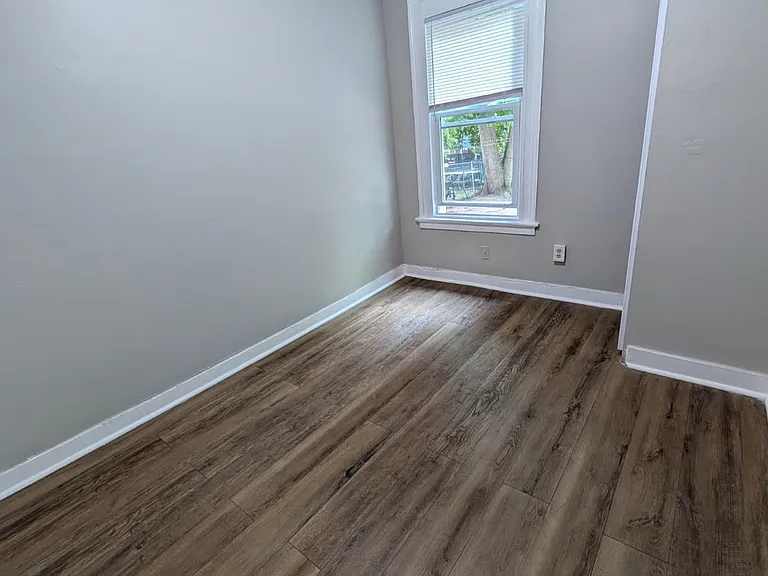32 Bright St #1 — Photo 5