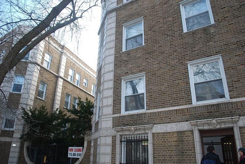 1st image of 1145 W Lunt Ave #1149-2