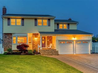 2569 Washington Blvd, Bellmore, NY 11710