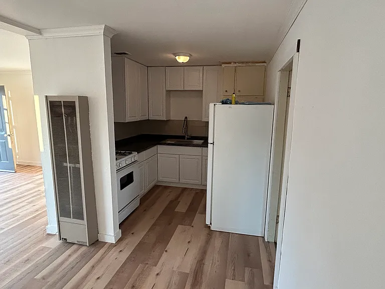 621 W Apache St #1/2 — Photo 11