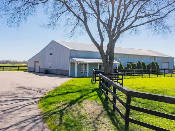 4011 SE Powers Dr, Runnells, IA 50237