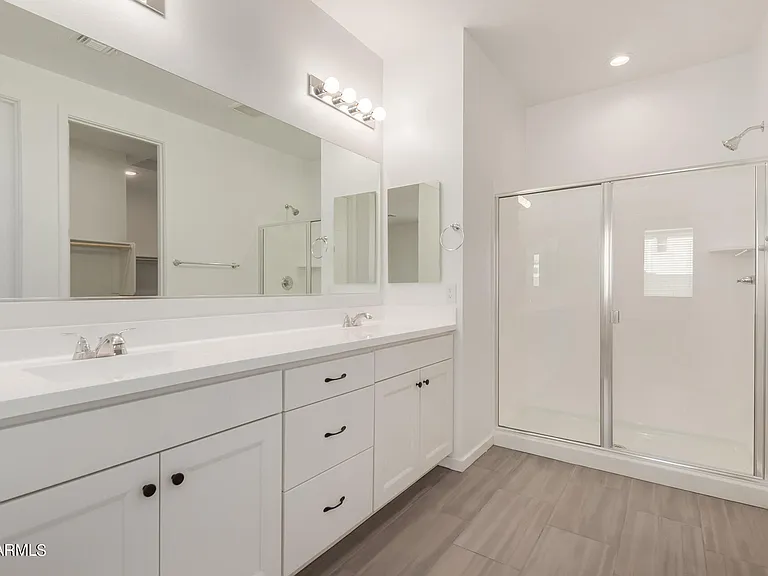 2503 S 180th Dr — Photo 16