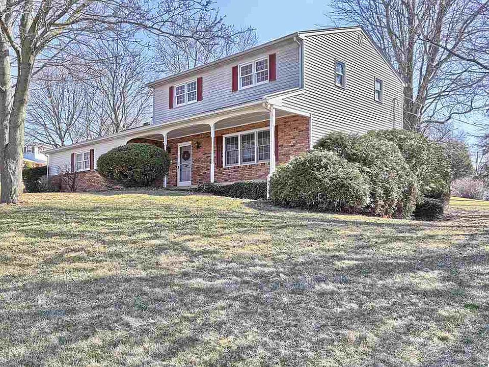 1st image of 2 Meadow Dr