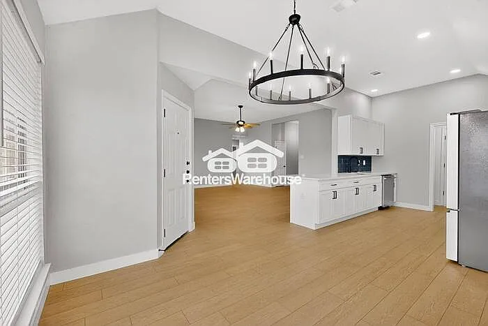 611 Orchard Ln — Photo 9