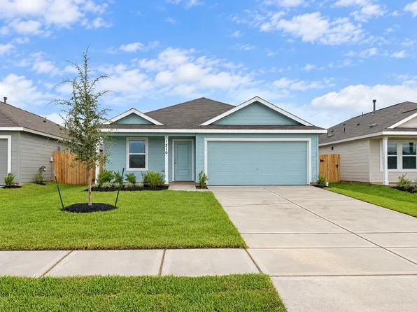 1310 Wharton Lakes Blvd, Wharton, TX 77488
