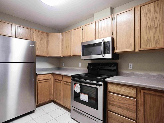2nd image of 301 Harbour Town Dr APT 416